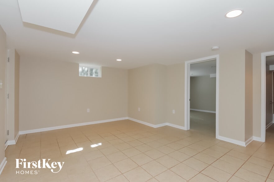 Building Photo - 226 Heritage Pl