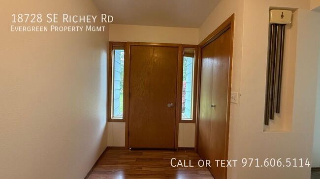 Building Photo - 18728 SE Richey Rd