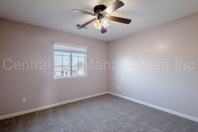 Building Photo - Large 4 Bedroom/2.5 Bath Home with a Large Loft - $2795 Per Month!