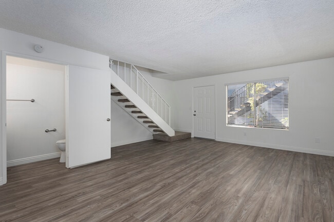 Building Photo - 1091 Calla Ave