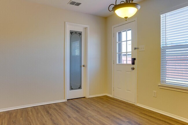 Building Photo - 9016 Garden Springs Dr