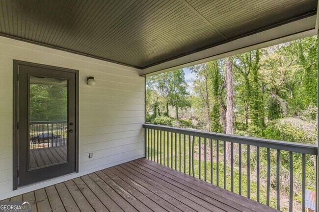 Building Photo - 1410 Eastland Rd SE