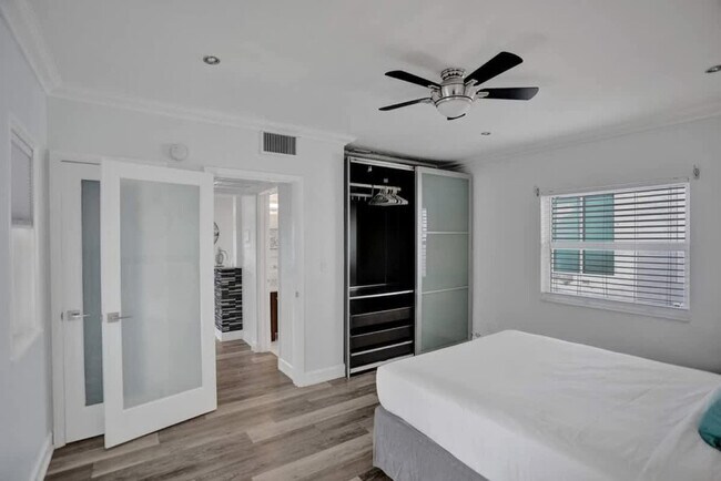 Building Photo - 37 Hendricks Isle