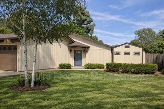 Building Photo - 4290 Aspen Ln