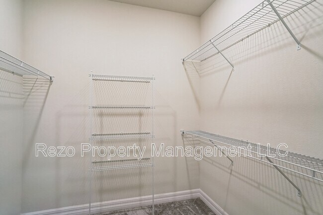Building Photo - 2132 Live Oak Lake Rd