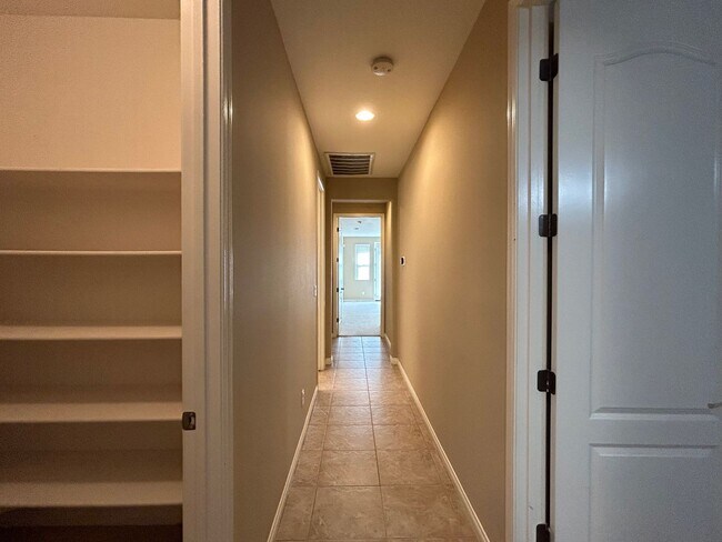 Building Photo - 15005 Via Messina Dr