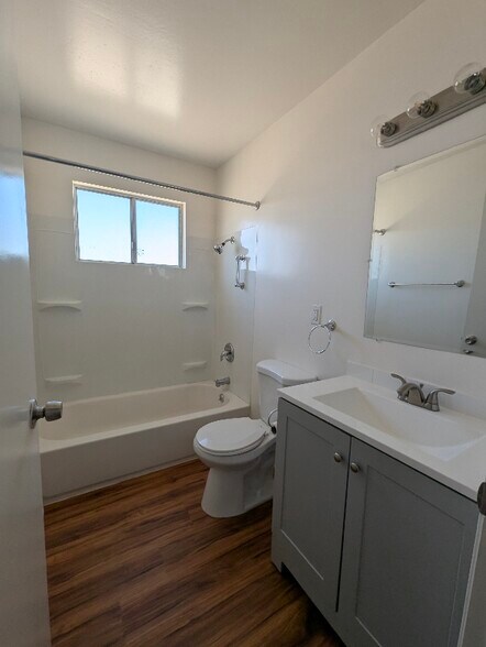 Building Photo - 2455-24V6 V-6 Rd