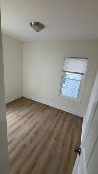 Building Photo - 92 Rockland St