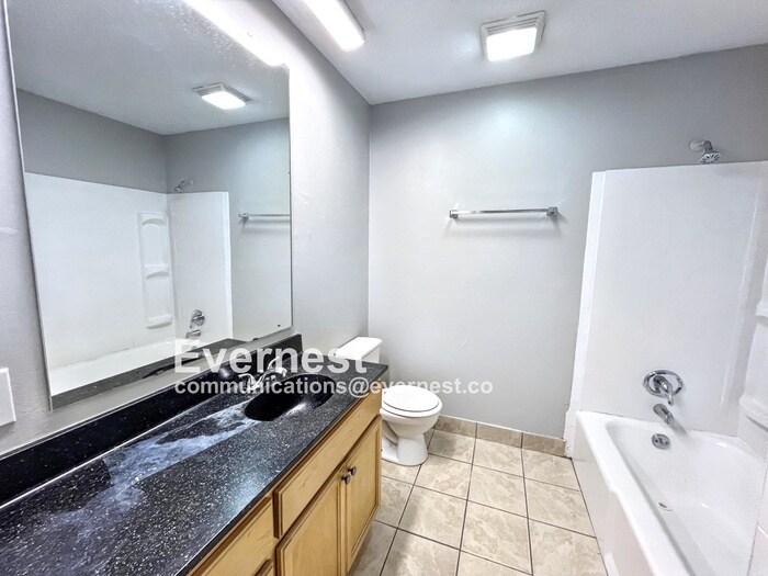 Building Photo - 1839 Dana Ln