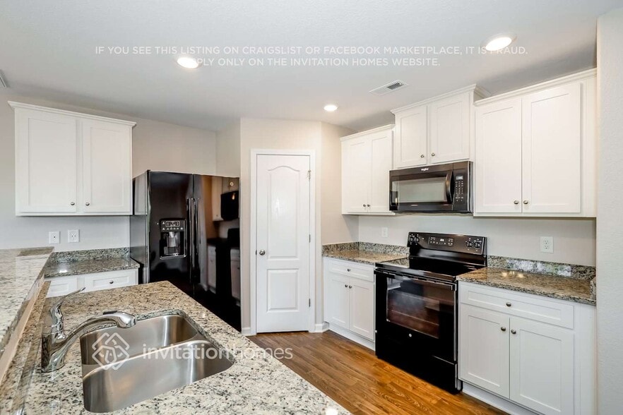 Building Photo - 2240 Latimer Ln