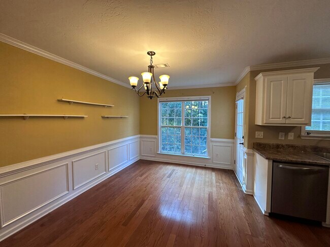 Building Photo - 2009 Dundee Way