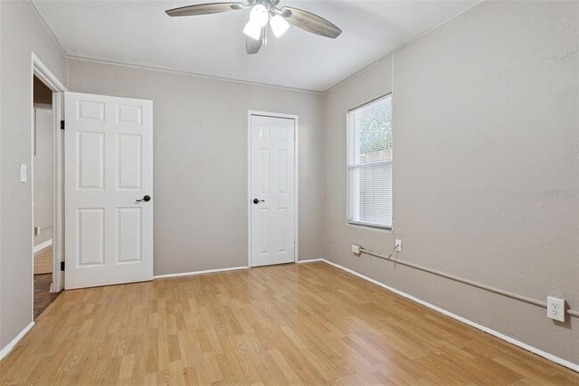 Building Photo - 1308 E Sligh Ave