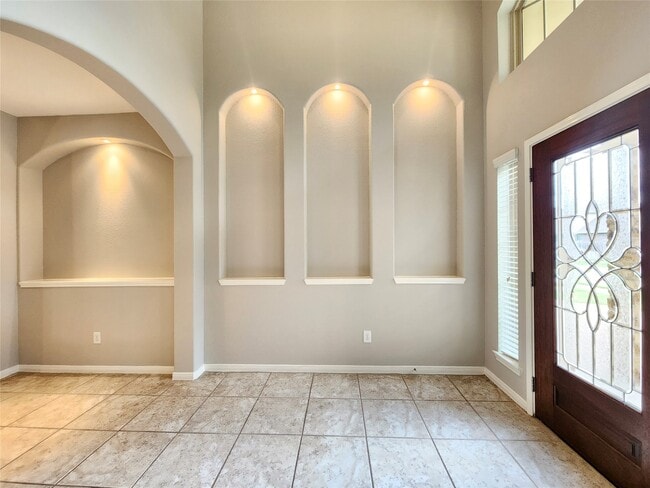 Building Photo - 4407 Greenleaf Dr