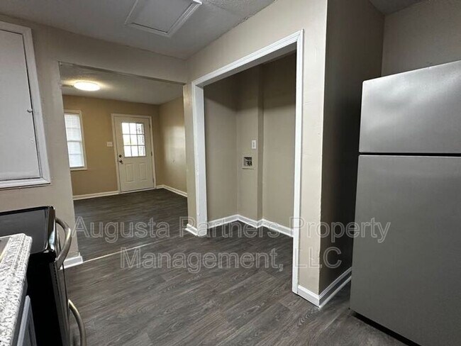 Building Photo - 2237 Bungalow Rd