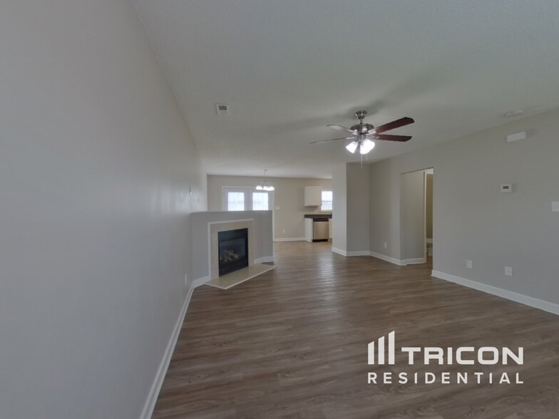 Building Photo - 409 Glencroft Dr