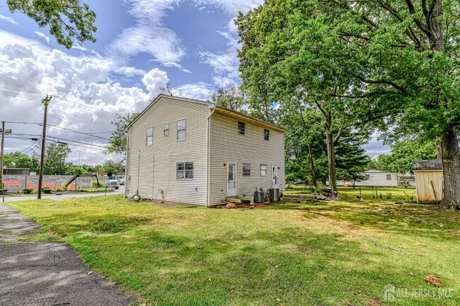 Building Photo - 202 Wilton Ave