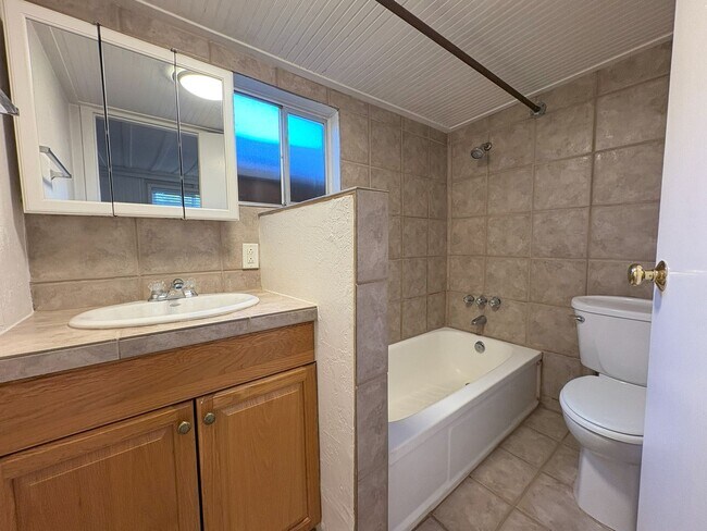 Building Photo - Charming 1BR Cottage with Private Patio