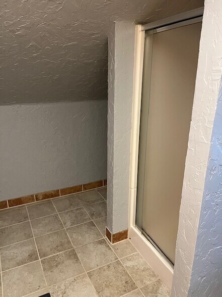 Building Photo - 214 Crim St