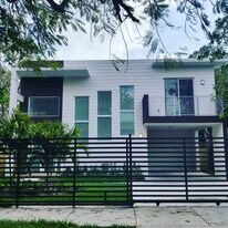 Building Photo - 3790 Oak Ave