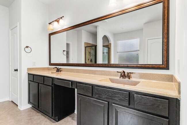 Building Photo - 8102 Little Scarlet St