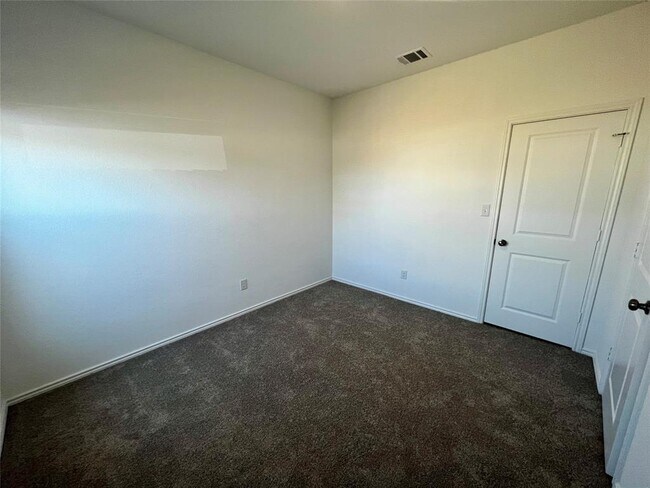 Building Photo - 2400 Fullmoon Dr