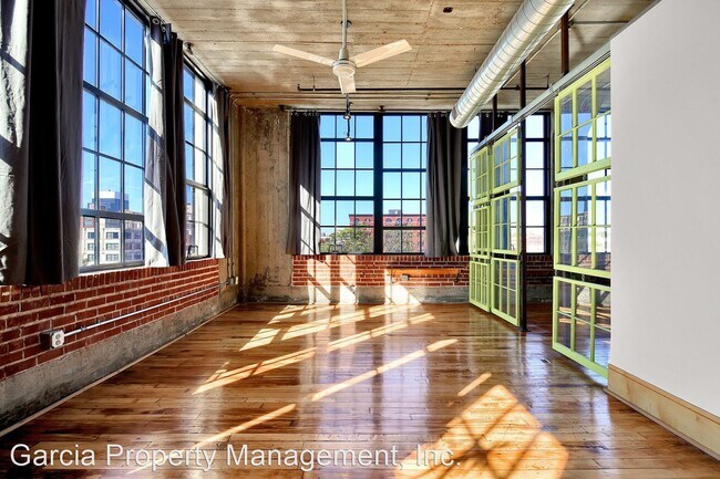 Building Photo - 1 br, 1 bath House - 2034 Lucas #408