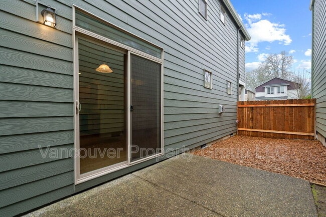 Building Photo - 2713 NE 87th Ave