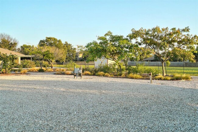 Building Photo - 800 Co Rd 117