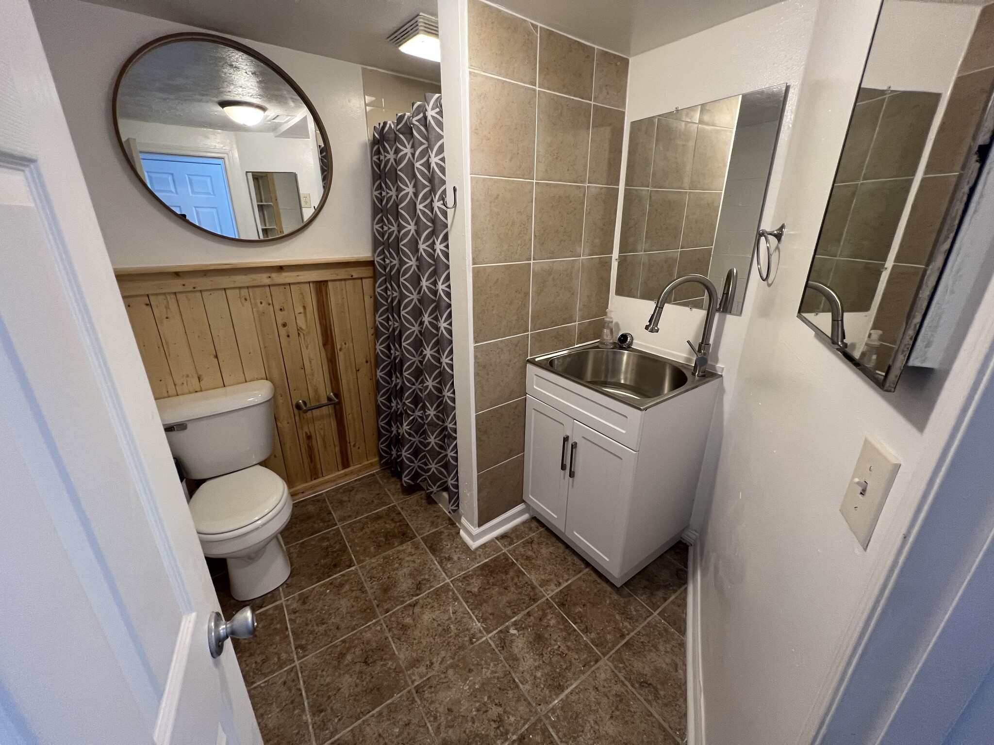 Bathroom w/ standing shower - 8622 Ames Ave