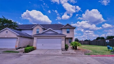 Building Photo - 2931 Meadowglen Cove