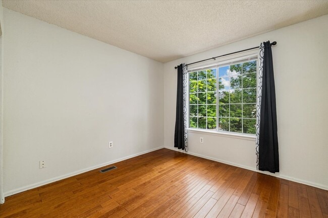 Building Photo - Beautiful 3 bed 2 bath Highlands Ranch Home!