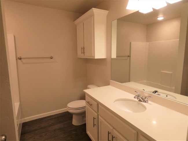 Building Photo - 409 Vail Cir