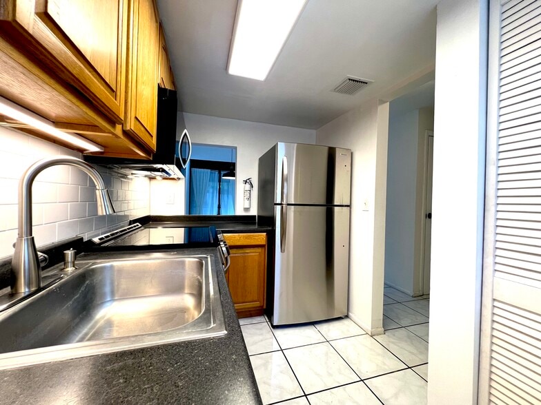 Building Photo - 709 SW 75th St
