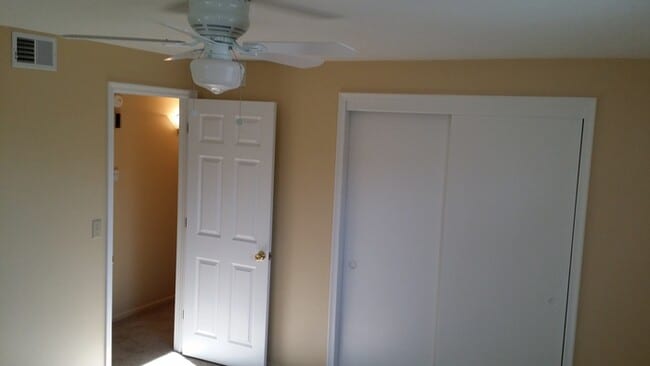 Building Photo - Duplex