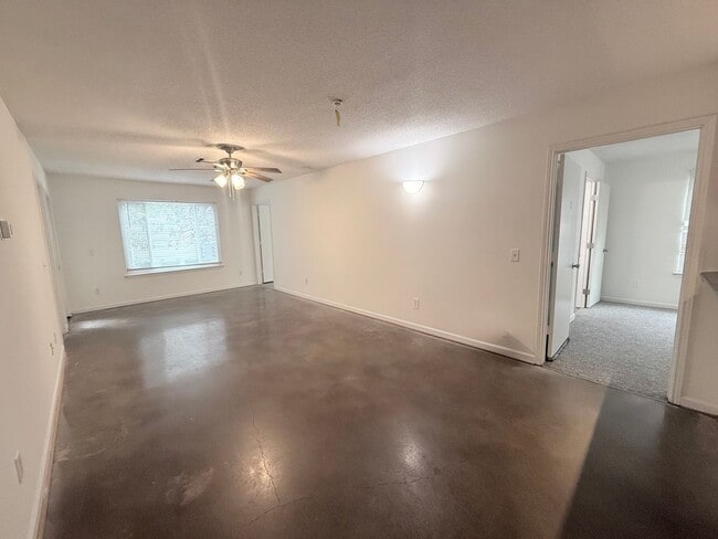Building Photo - 1511 Graduate Ln