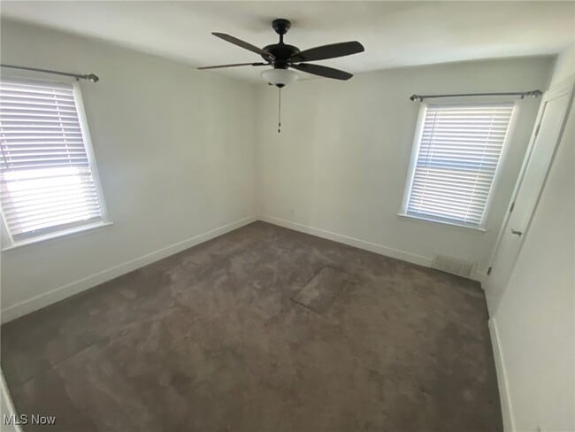 Building Photo - 29520 Cresthaven Dr