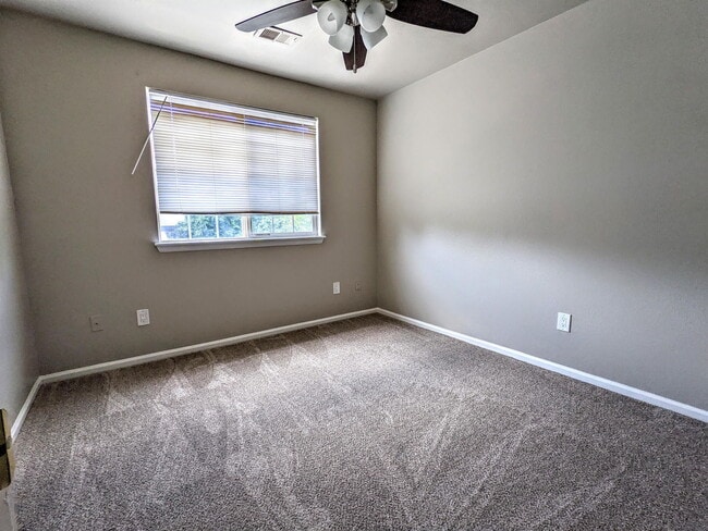 Building Photo - 3802 Glenarbor Ln