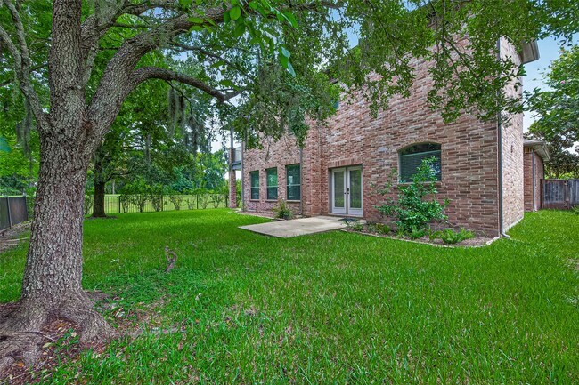 Building Photo - 8602 Two Sisters Ct