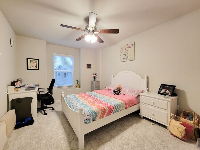 Building Photo - This stunning 2-year-old house with 4 beds, 3 baths, and an attached 2-car garage, it offers ampl...