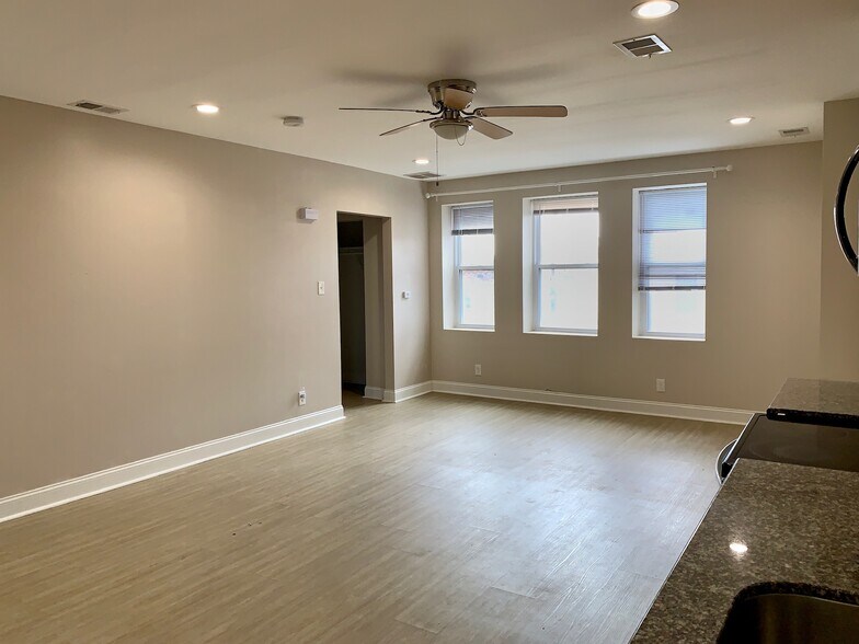 Living room - 5439 Penn Ave