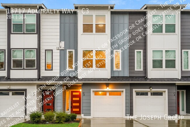 Building Photo - 13717 Admiralty Way