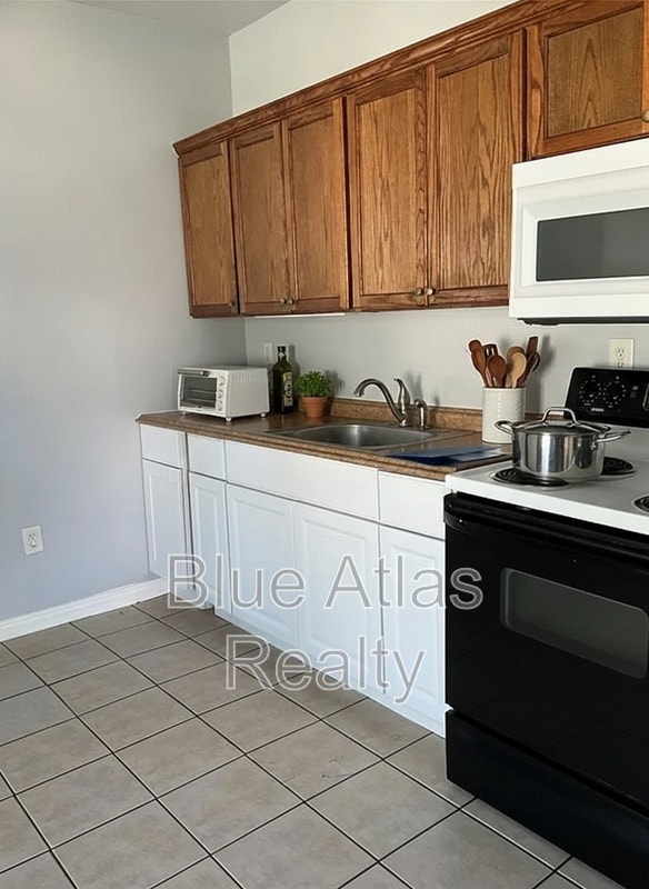 Building Photo - 2937 S Adams St