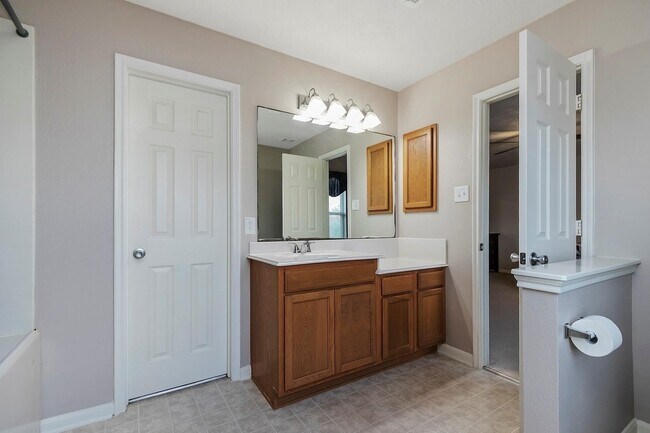 Building Photo - 20738 Fair Castle Dr