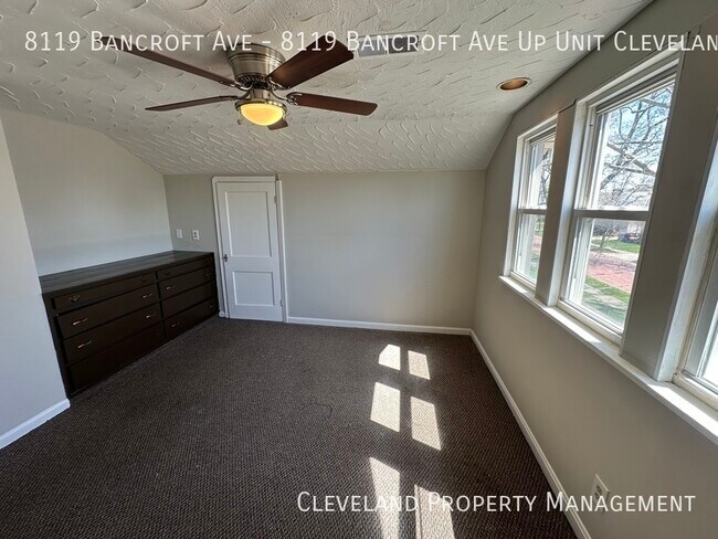 Building Photo - Cleveland One-Bedroom Duplex