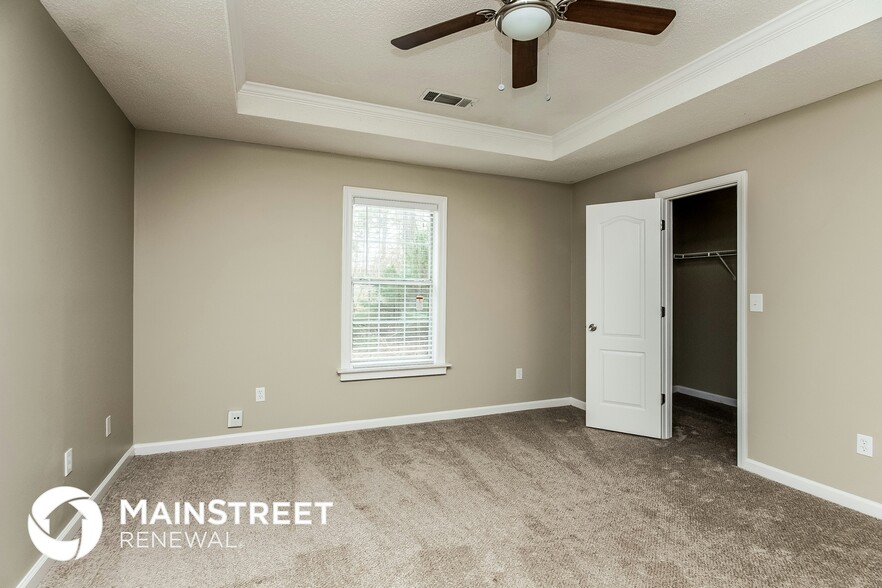 Building Photo - 831 Rosewood Cir