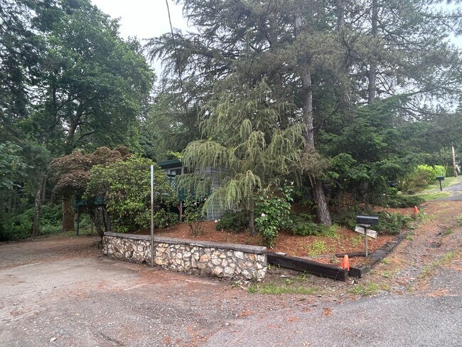 Building Photo - Charming 4 Bed Happy Valley Home