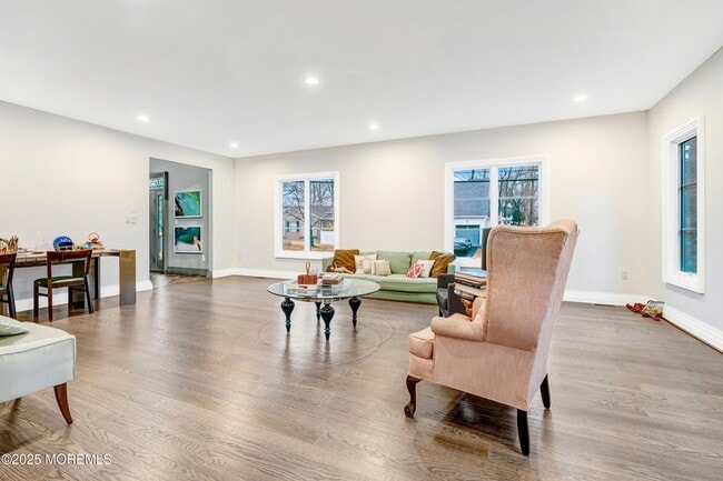 Building Photo - 450 Wells Ave