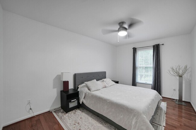 Building Photo - 18420 Shady View Ln
