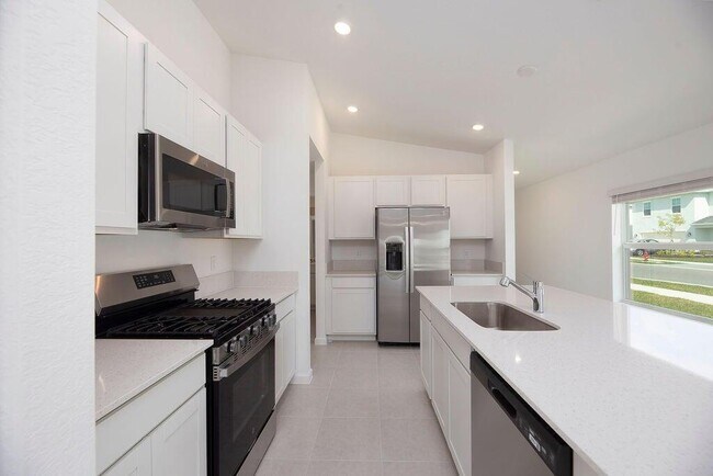 Building Photo - 11146 NW Fernbrook Dr