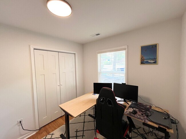 Building Photo - Modern 3BD, 2BA Near Downtown Durham with Assigned Off-Street Parking and Backyard